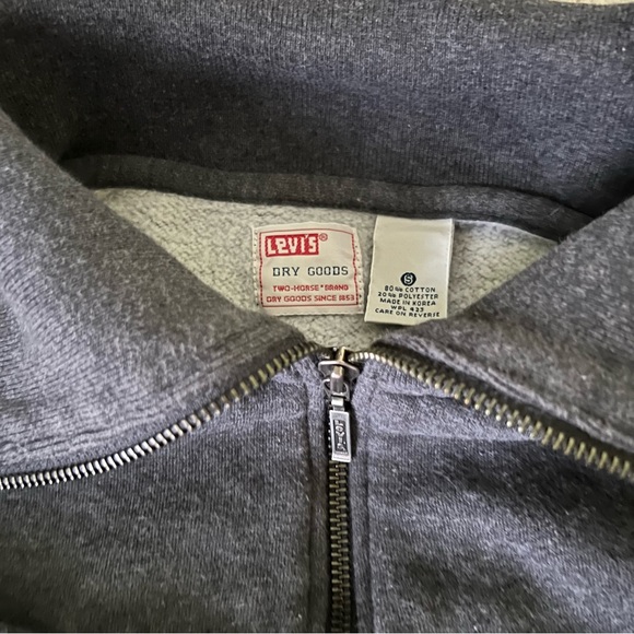 Levi's Quarter Zip - Picture 3 of 5